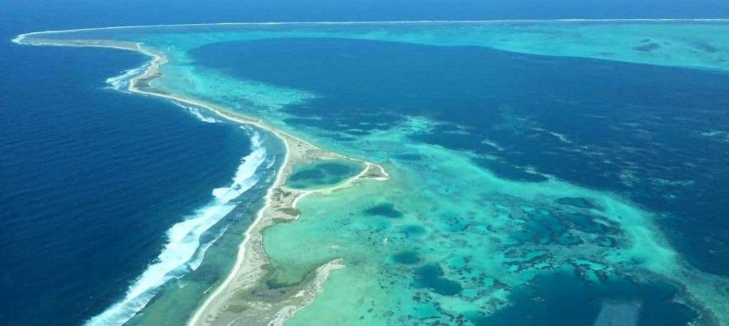 Abrolhos Islands scenic flights Australia